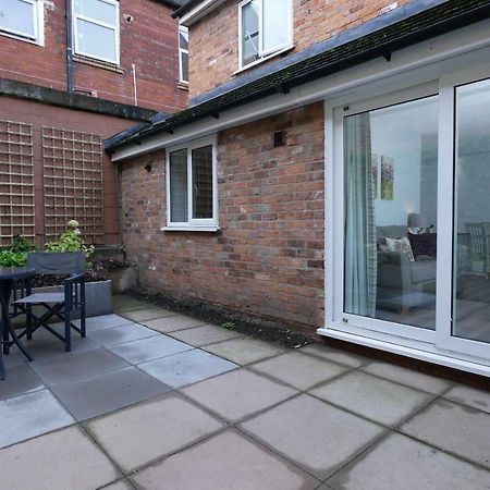 Crewe Short Lets 4 Victoria Court, Crewe Lägenhet Exteriör bild