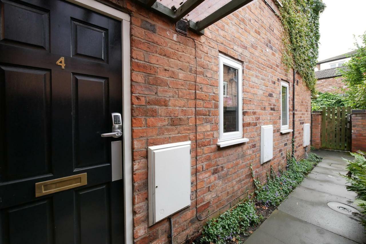 Crewe Short Lets 4 Victoria Court, Crewe Lägenhet Exteriör bild